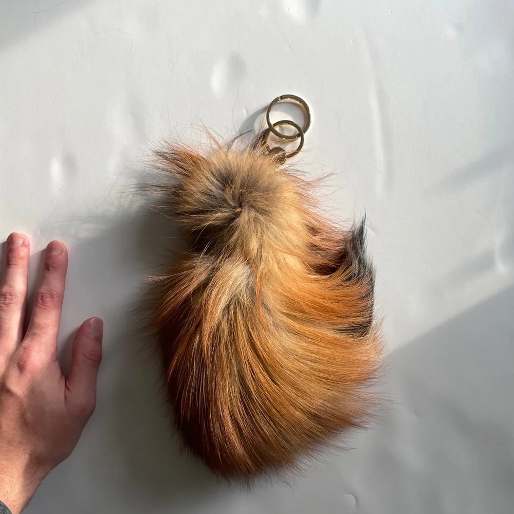 “My Axel Charm” Loro Piana real fox fur charm in the shape of a rooster. - Picture 3 of 11